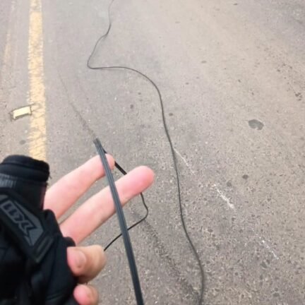 Motociclista fica ferido após fio de internet atingir pescoço na subida do Morro da Borússia. 2 782211984 1428046802506252 8144938845356410109 n
