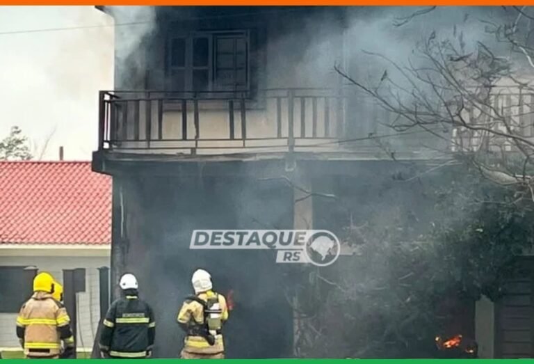 Um incêndio que atingiu um prédio de quatro andares em Xangri-Lá, no Litoral Norte do Rio Grande do Sul, terminou com uma vítima fatal e outras três pessoas feridas.
