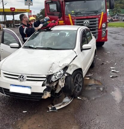 Idosa fica ferida após colisão entre carro e caminhão-guincho em Osório. 2 789264033 1655973412621873 2967059007302555269 n 1