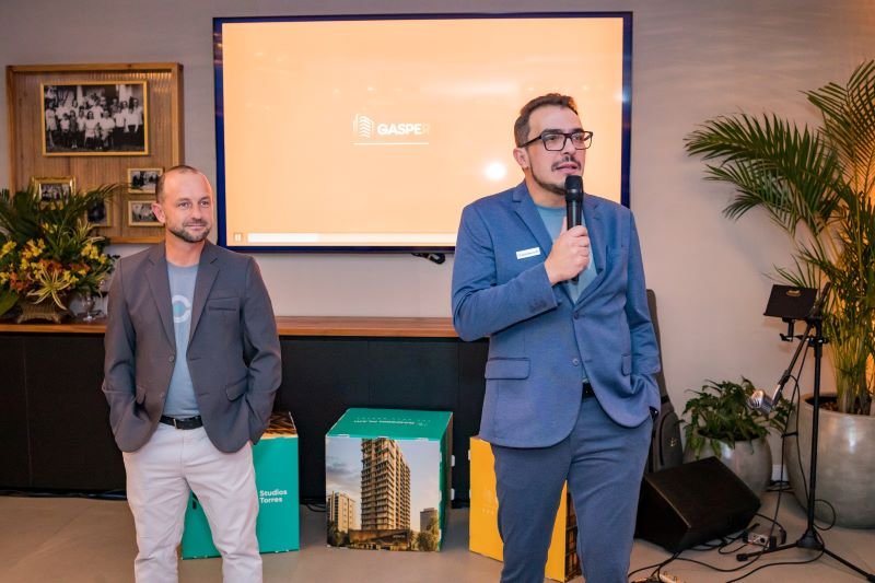 Sidnei Pilatti e Jeferson Gasperin apresentam o empreendimento Now Studios em Torres credito Junior Kras reduz 1