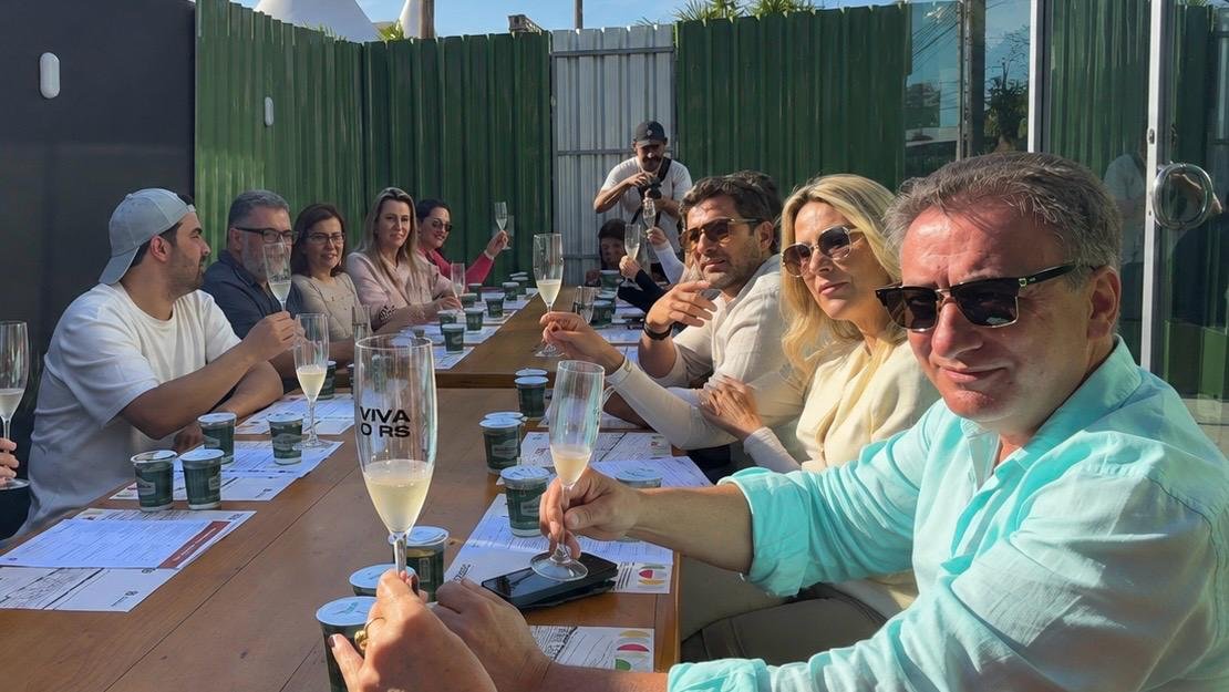 Mais de 3 mil pessoas participaram do Festival Viva o RS – Edição Litoral Norte, realizado no último sábado (1º), na Praça Flávio Boianovski, em Capão da Canoa.