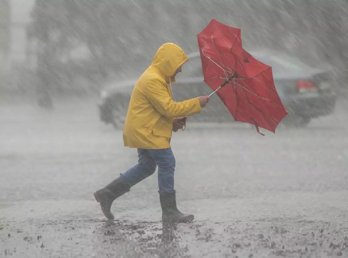 Passagem de Ciclone causa Temporais e Vendavais no RS a partir da tarde desta Quinta-feira 1 A empresa MetSul Meteorologia publicou alerta para condições climáticas severas no Rio Grande do Sul a partir da tarde desta quinta (6), devido à passagem de um ciclone extratropical.
