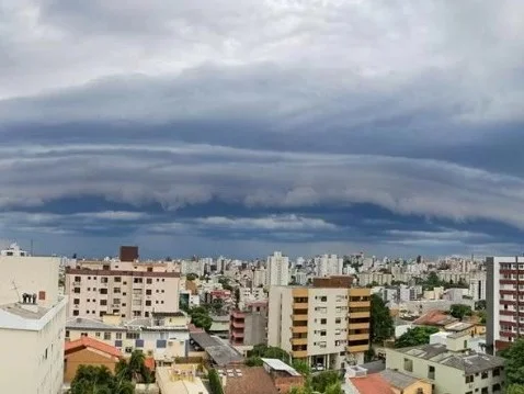 Estado tem risco de chuva na maioria das regiões, mas de forma isolada e sem grandes estragos.