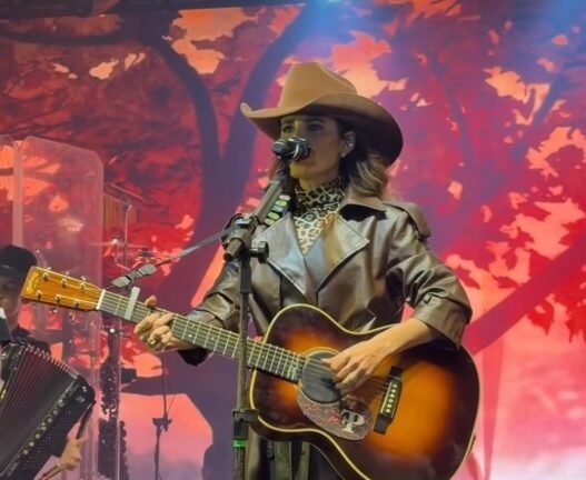 Paula Fernandes faz Grande Show em Tramandaí
