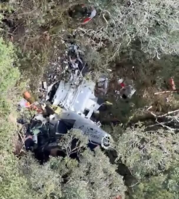 CBMSC encontra destroços da aeronave desaparecida na serra catarinense, onde estava o cantor Rick