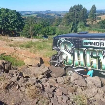 ACIDENTES ENVOLVENDO VEÍCULOS DE BANDAS CHAMAM ATENÇÃO NO RS EM 2026 6 790528899 1076158385058157 5342393104916487868 n
