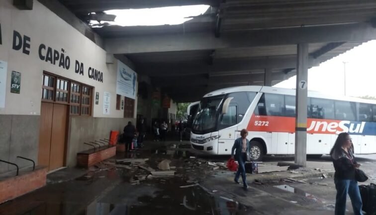 LITORAL NORTE É FORTEMENTE ATINGIDO POR TEMPORAL; CAPÃO DA CANOA TEM ESTRAGOS GENERALIZADOS
