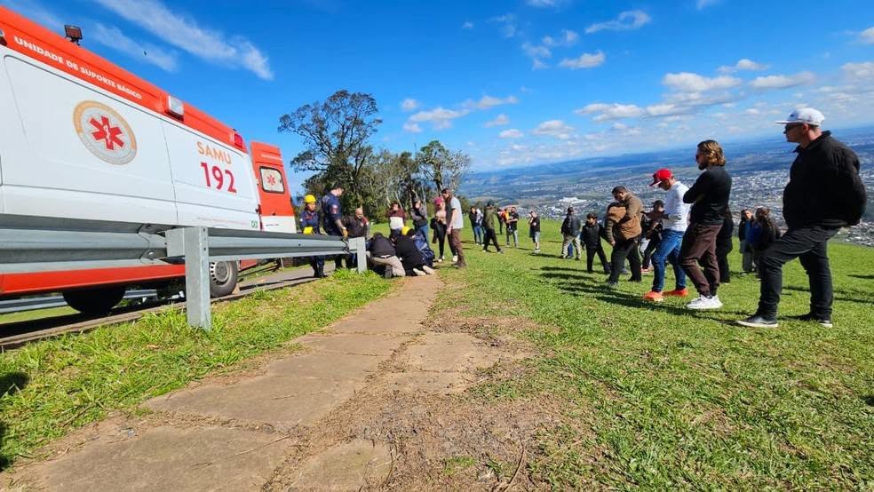 Tragédia no Ferrabraz: Piloto de paraglider de 52 anos morre após queda em Sapiranga
