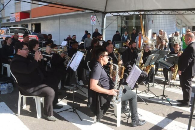 DESFILE CÍVICO COM PARTICIPAÇÃO DE BANDAS MARCIAIS FESTEJA O DIA DA INDEPENDÊNCIA EM OSÓRIO 9 799829643 4320348634884737 3122449987908674292 n