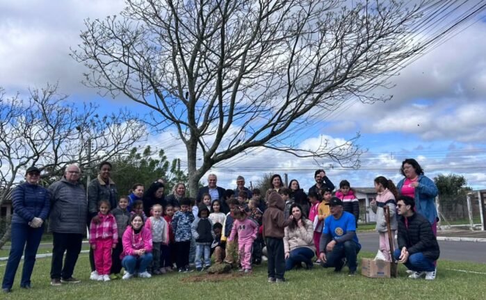Praça do Medianeira, em Osório, recebe o plantio de mudas de árvores em Projeto com Foco em Lazer, Educação e Meio Ambiente