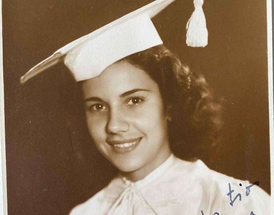 A fotógrafa Fernanda Chemale, representando a família, fez o anúncio da doação de parte do acervo fotográfico e documental da pesquisadora e artista, Sônia Chemale, que dá nome ao Largo dos Estudantes, no centro da cidade.
