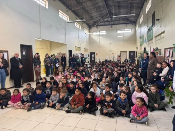ESCOLA 16 DE DEZEMBRO PROMOVE PROJETO DE INCENTIVO À LEITURA E INAUGURA GALERIA DE ESCRITORES OSORIENSES 4 824634040 1542913704543858 5833463152278964102 n