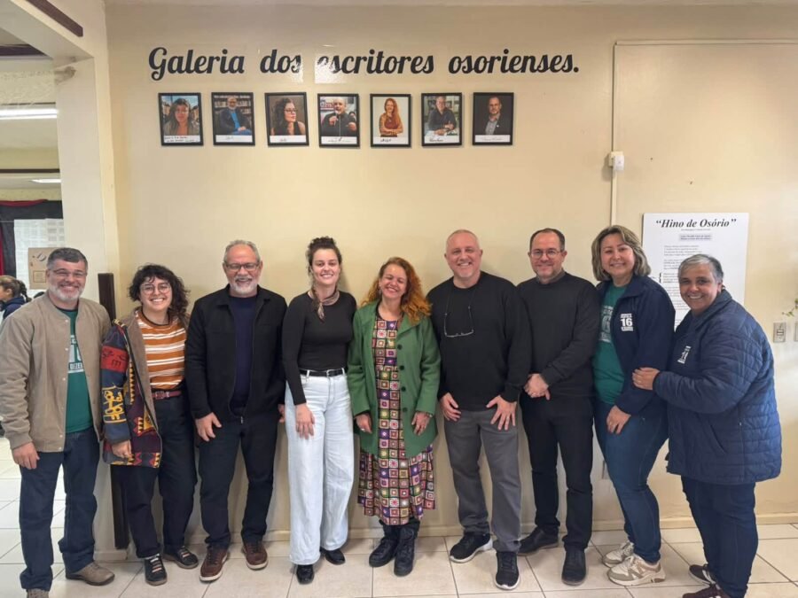 ESCOLA 16 DE DEZEMBRO PROMOVE PROJETO DE INCENTIVO À LEITURA E INAUGURA GALERIA DE ESCRITORES OSORIENSES