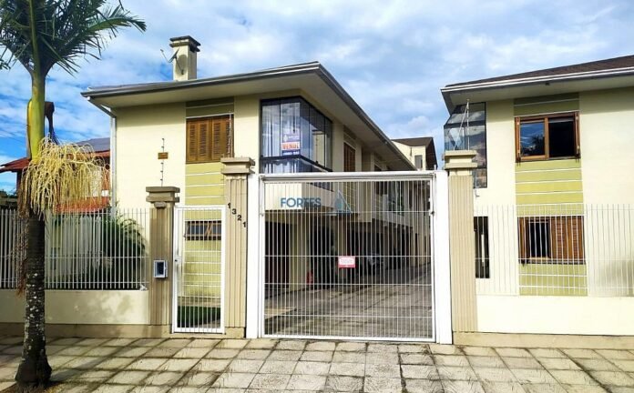 Apartamento Duplex à Venda com 2 dormitórios em Osório