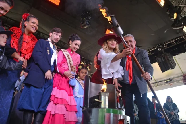 Acampamento Farroupilha 2026 é aberto oficialmente com chegada da Chama Crioula em Porto Alegre 4 PPP 1785