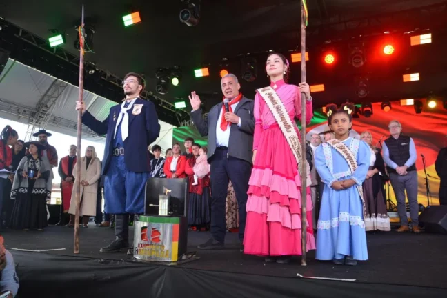 Acampamento Farroupilha 2026 é aberto oficialmente com chegada da Chama Crioula em Porto Alegre 9 PPP 1852