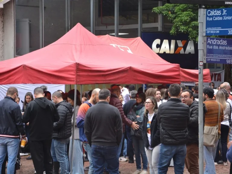 Mobilização iniciada hoje em em todo o país busca principalmente melhorias no plano Saúde Caixa.