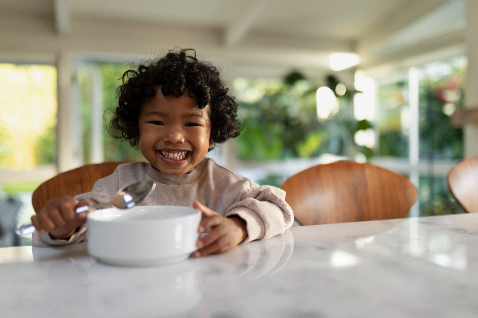 Arroz e Feijão são aliados de uma alimentação infantil equilibrada, apontam especialistas 1 Presentes na rotina das famílias brasileiras, esses alimentos fornecem nutrientes importantes para o crescimento e podem favorecer bons hábitos alimentares desde a infância.