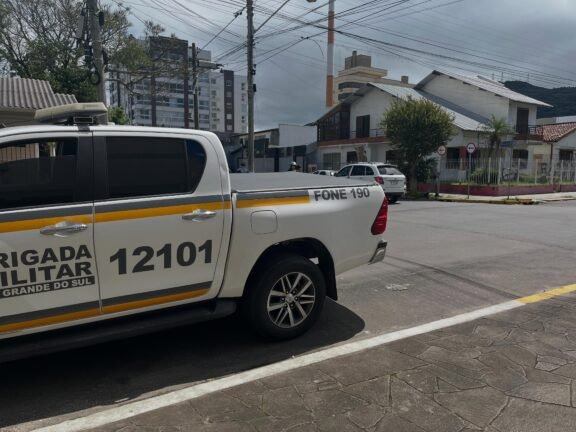 Colisão entre carro e motocicleta deixa motoboy ferido no centro de Osório 4 847859659 18168810868479240 7453751454926353746 n