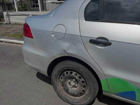 Colisão entre carro e motocicleta deixa motoboy ferido no centro de Osório 3 847884499 18168810880479240 6652768596772898213 n