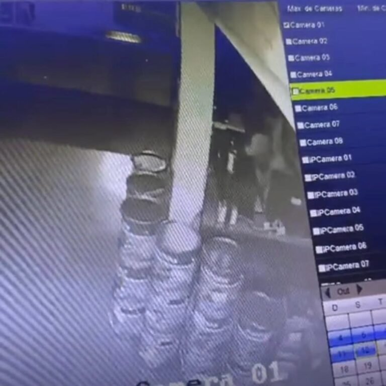 Tradicional loja de tintas é invadida durante a madrugada no Centro de Osório 10 Uma loja de tintas localizada na Avenida Getúlio Vargas, no Centro de Osório, foi invadida na madrugada desta segunda-feira (12).