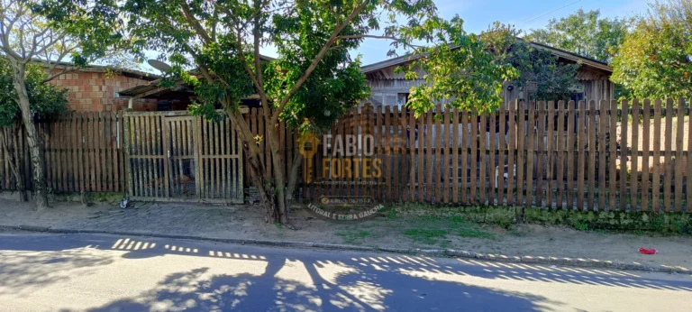 Terreno com duas casas à Venda no Bairro Albatroz em Osório