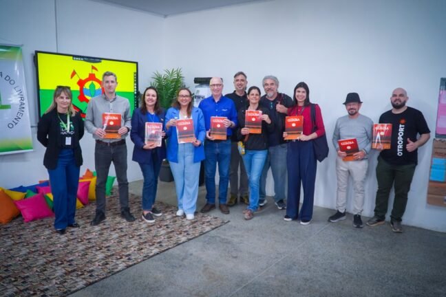 CMPC lança álbum de figurinhas que conta a história dos 100 anos de Guaíba 3 acacd41a 66ff 4304 b58f 0f2d62a55378