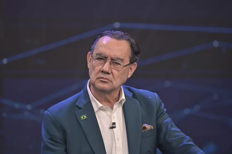 Augusto Cury declara apoio a Flávio Bolsonaro no 2º turno