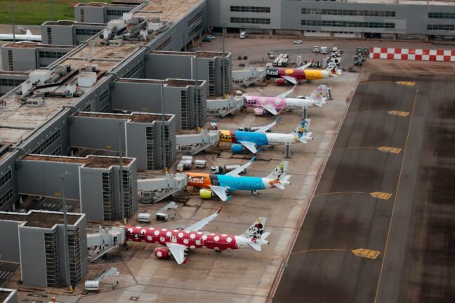 Azul reúne pela primeira vez as cinco aeronaves de “A Frota Mais Mágica do Mundo” em desfile no céu de Viracopos 3 azul reune pela primeira vez as cinco aeronaves de a frota mais magica do mundo em desfile 1