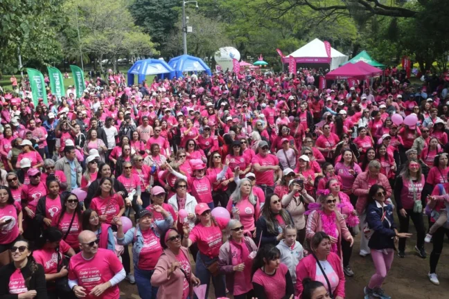 Caminhada das Vitoriosas colore de rosa as ruas de Porto Alegre 4 bbSZ3A6318 2