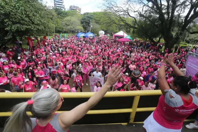 Caminhada das Vitoriosas colore de rosa as ruas de Porto Alegre 3 bbSZ3A6327