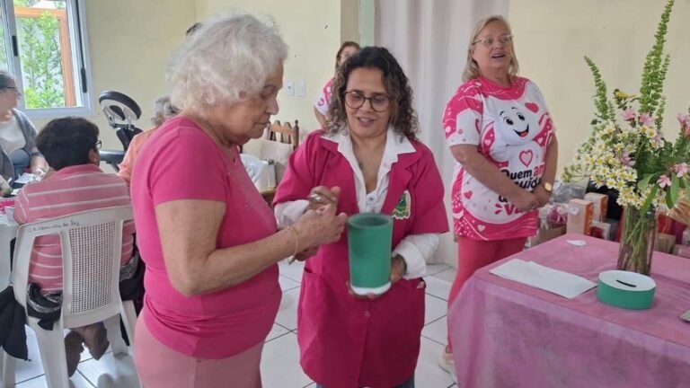 bingo alusivo ao outubro rosa promove conscientizacao sobre a saude da mulher em atlantida