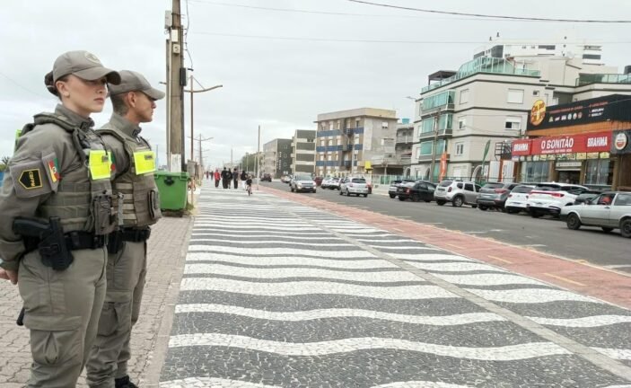 Alunos-soldados reforçam ações de policiamento preventivo durante estágio em Tramandaí