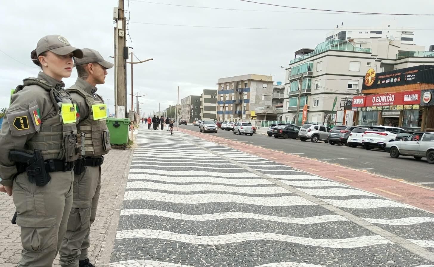 Alunos-soldados reforçam ações de policiamento preventivo durante estágio em Tramandaí