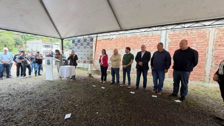 com presenca do vice governador do estado prefeitura de osorio da inicio a duplicacao da e 16