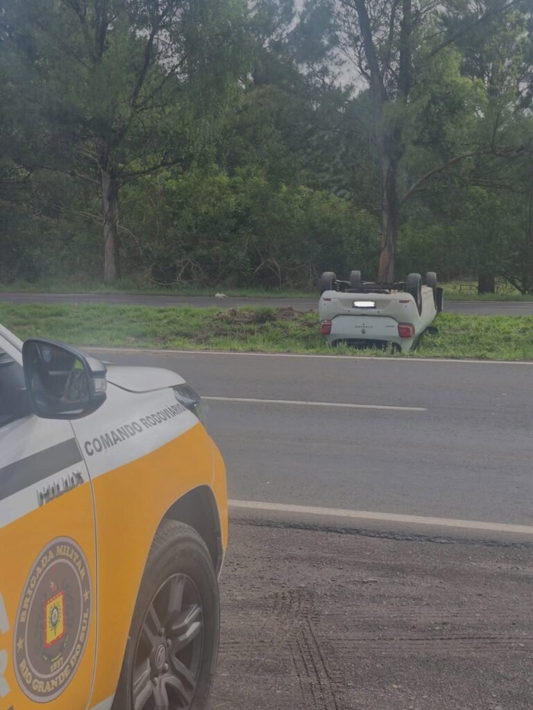 condutora fica ferida apos capotamento na ers 030 em osorio