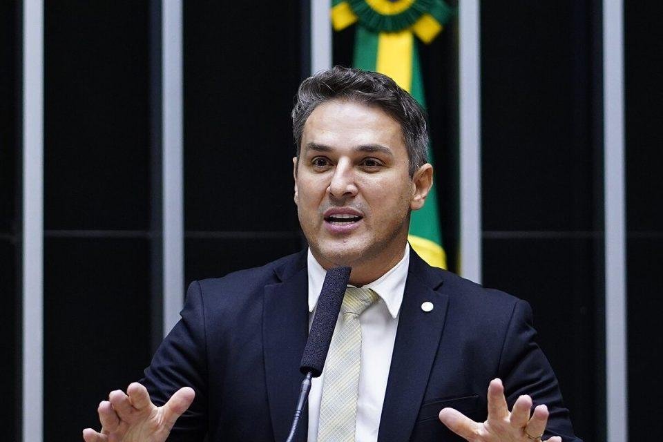 Zucco quer cortar até Metade das Secretarias do RS e já prepara Transição para o Novo Governo 1 Eleito com 58,05% dos votos válidos, Zucco afirmou nesta segunda-feira (5) que pretende avançar nos próximos dias nas conversas com o atual governador, Eduardo Leite (PSD)