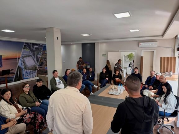 rua coberta prefeitura de tramandai apresenta projeto e cronograma das obras a empresarios 5