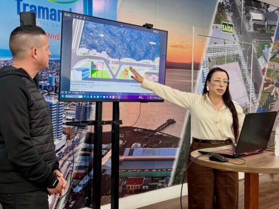 rua coberta prefeitura de tramandai apresenta projeto e cronograma das obras a empresarios 8
