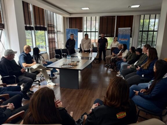 Rua Coberta: Prefeitura de Tramandaí apresenta projeto e cronograma das obras a empresários da região central 11 rua coberta prefeitura de tramandai apresenta projeto e cronograma das obras a empresarios 9