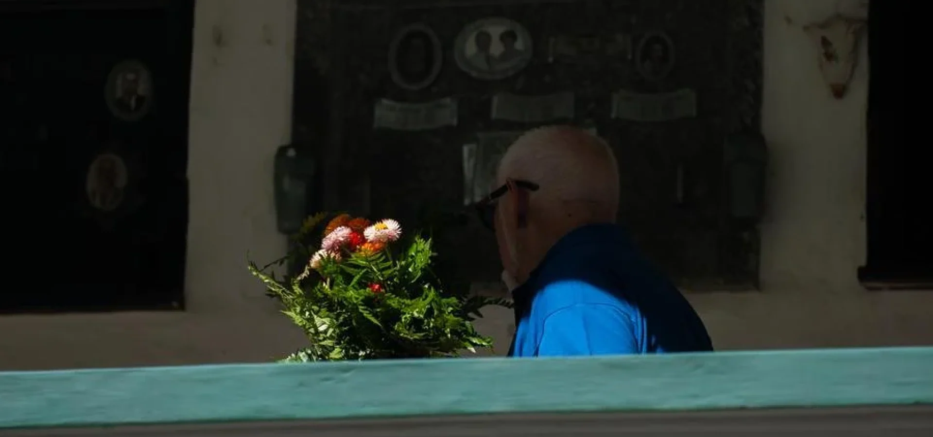 Este sábado (2) é o Dia de Finados, uma data reservada para que a população preste homenagens aos mortos. | Foto: Camila Cunha