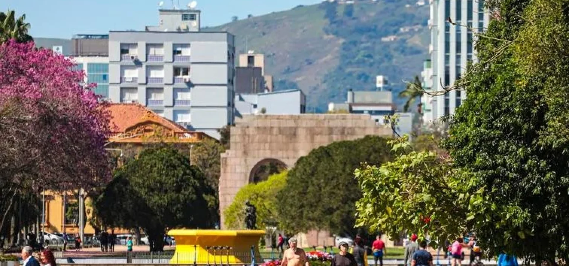 Sábado começa com marcas abaixo do padrão para a época, mas temperatura se eleva durante a tarde e faz calor. Foto : Alex Rocha/PMPA