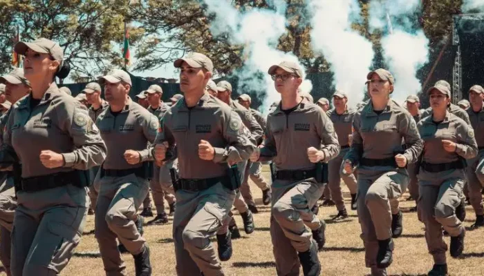 Para se inscrever, é necessário ter Ensino Médio completo e idade máxima de 25 anos.

Foto: Soldado Brenda/PM5