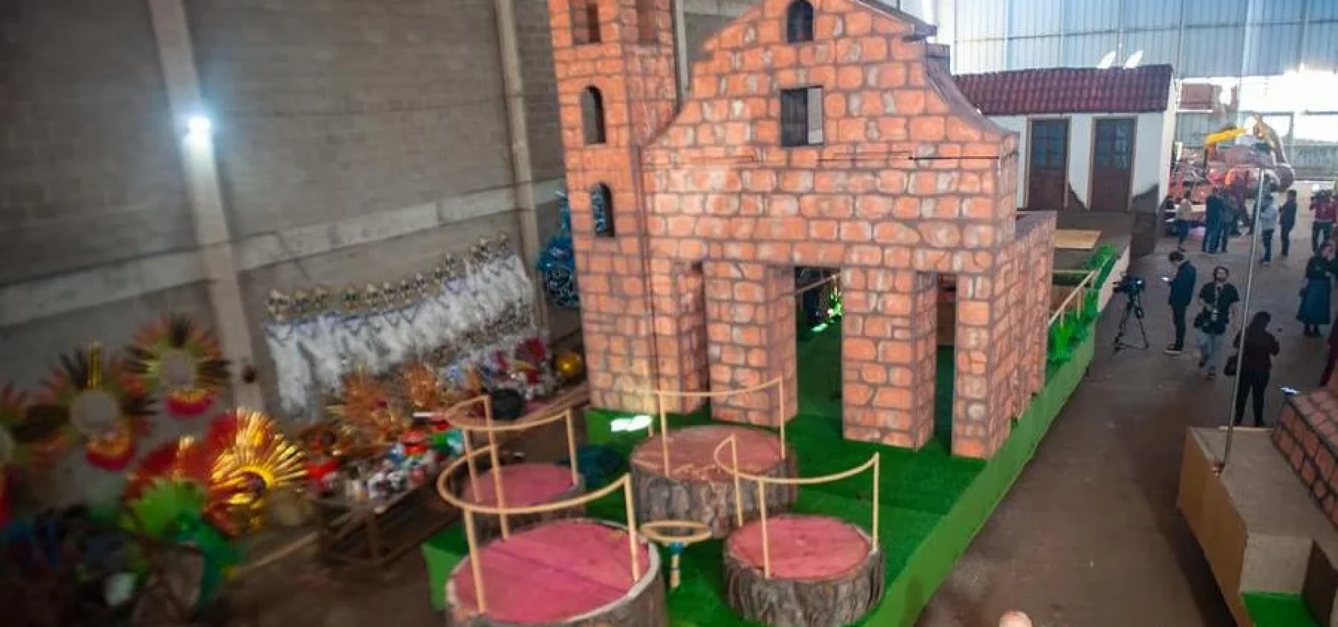 Carros temáticos contarão na avenida Edvaldo Pereira Paiva a trajetória do payador. | Foto: Camila Cunha