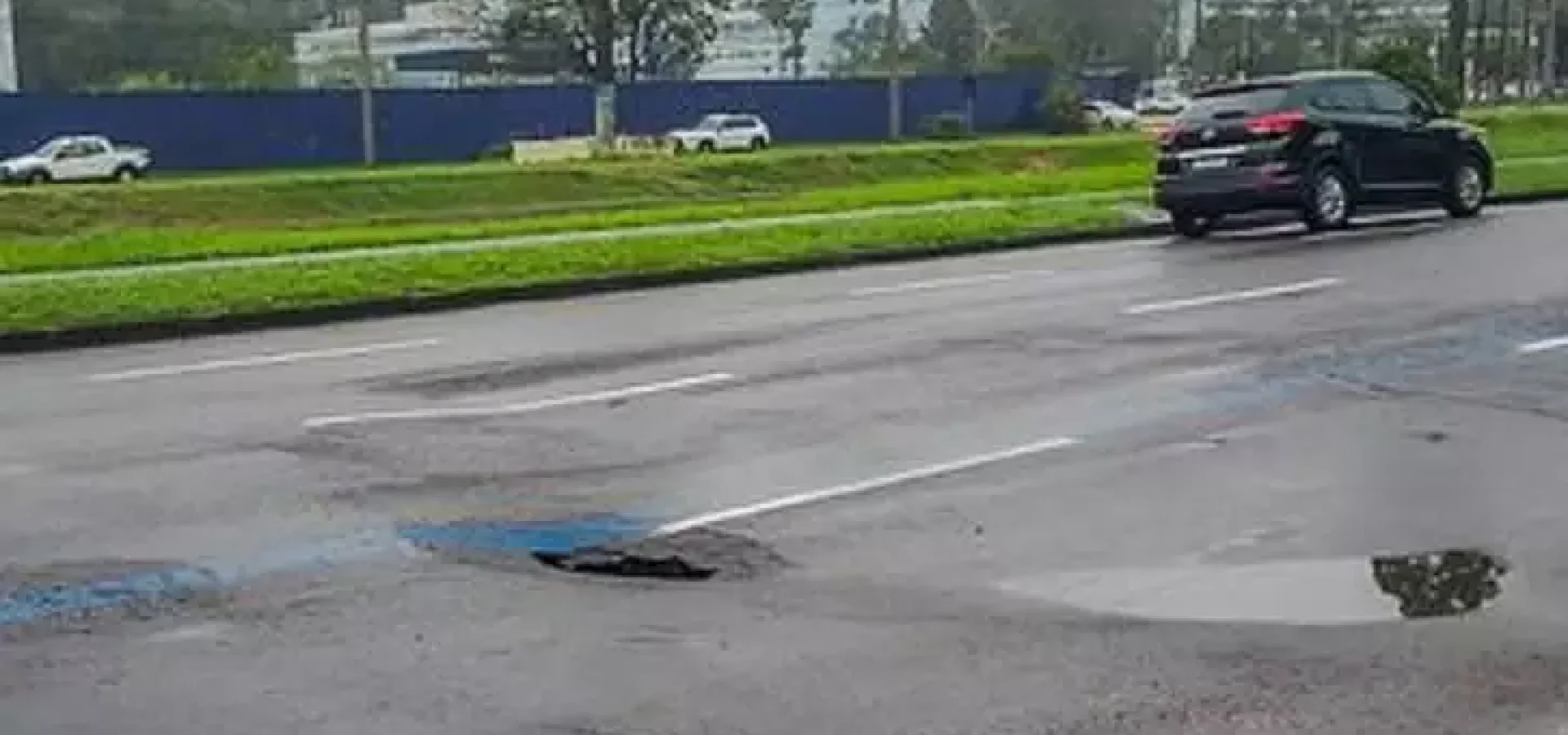 441490651_18018778610514880_6448942898690882248_n O problema foi causado pelas fortes chuvas, segundo a EPTC
Foto: EPTC/Divulgação