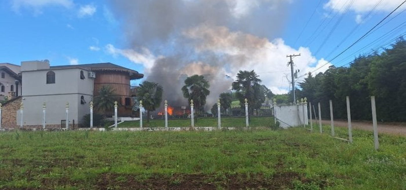 Altemir Zanardi / Arquivo pessoal
Havia pessoas no momento da explosão que deu início ao incêndio.
Altemir Zanardi / Arquivo pessoal