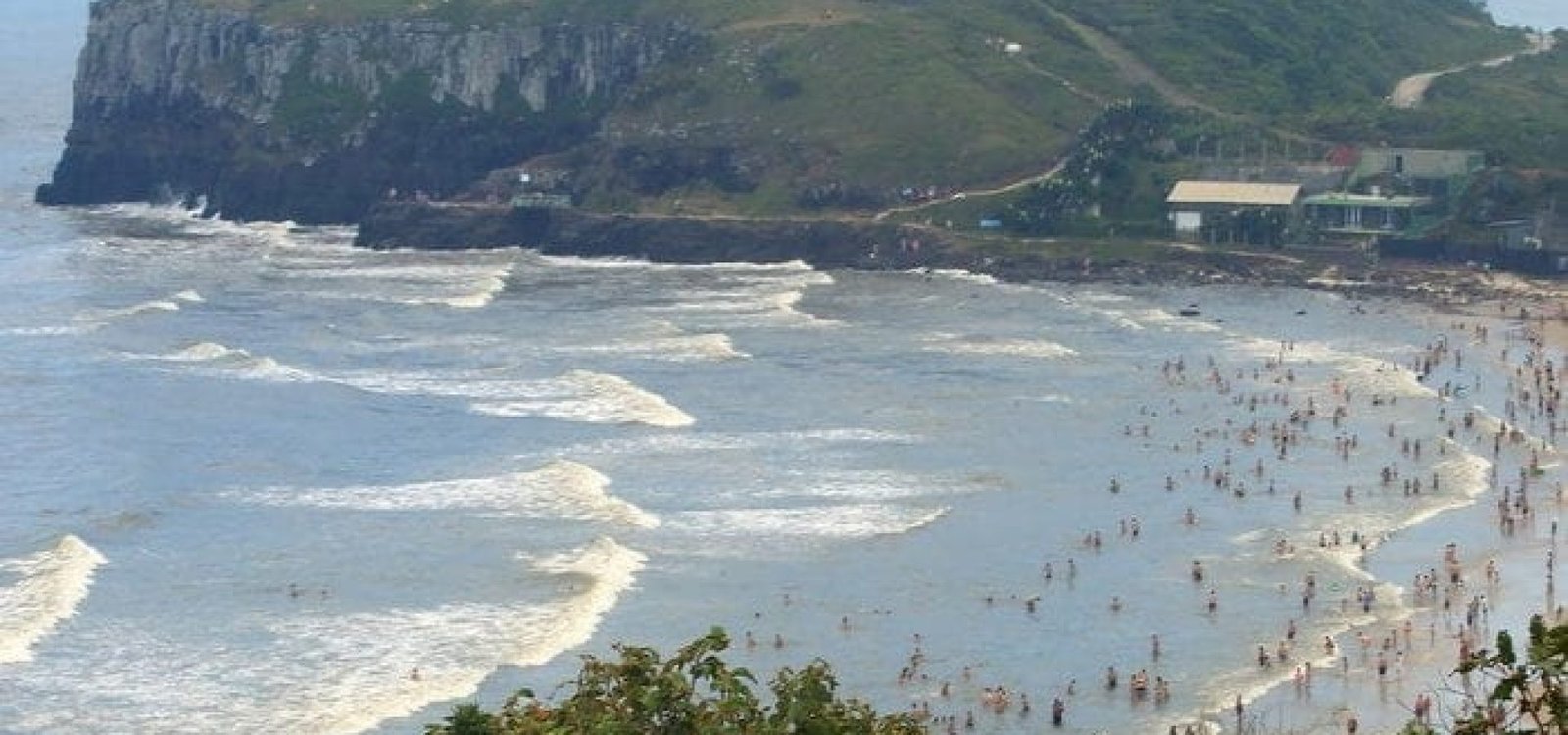 Praia da Cal, uma das mais procuradas em Torres, está imprópria para banho.
Tadeu Vilani / Agencia RBS