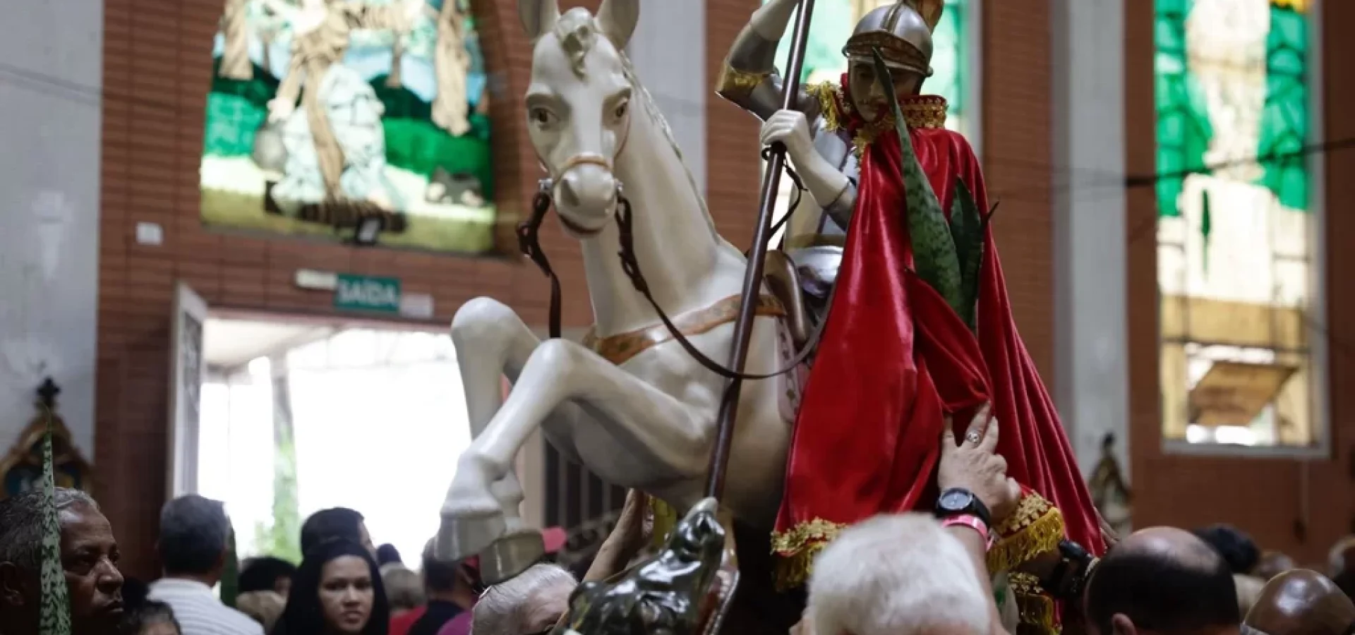 São Jorge é visto como um cavaleiro e como um santo guerreiro, ligado à superação.
Mateus Bruxel / Agencia RBS