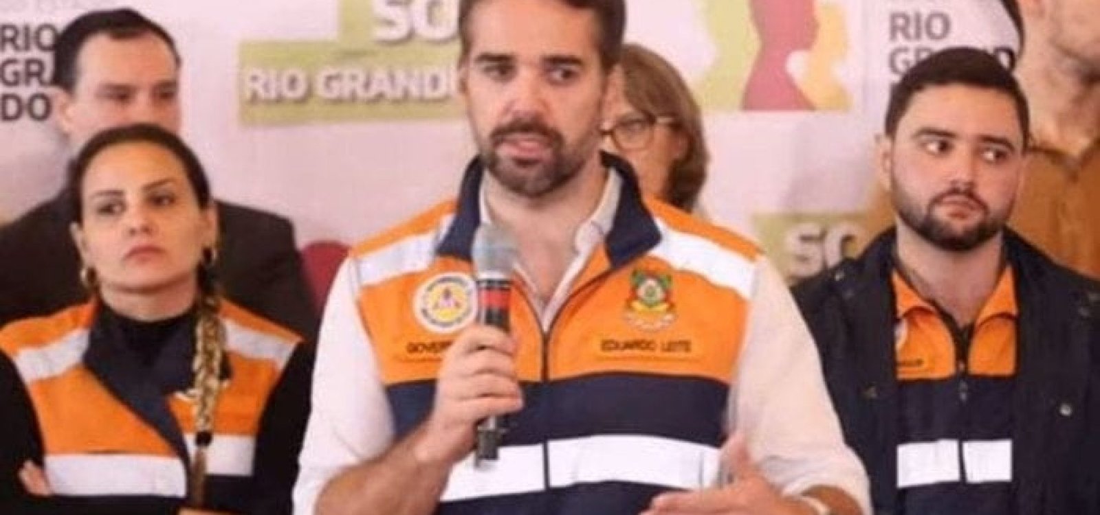 De acordo com o governo do RS, o valor dedicado aos abrigos corresponde ao equivalente a R$ 150 por pessoa que estão acolhidas.
Governo do Rio Grande do Sul / YouTube/Repordução