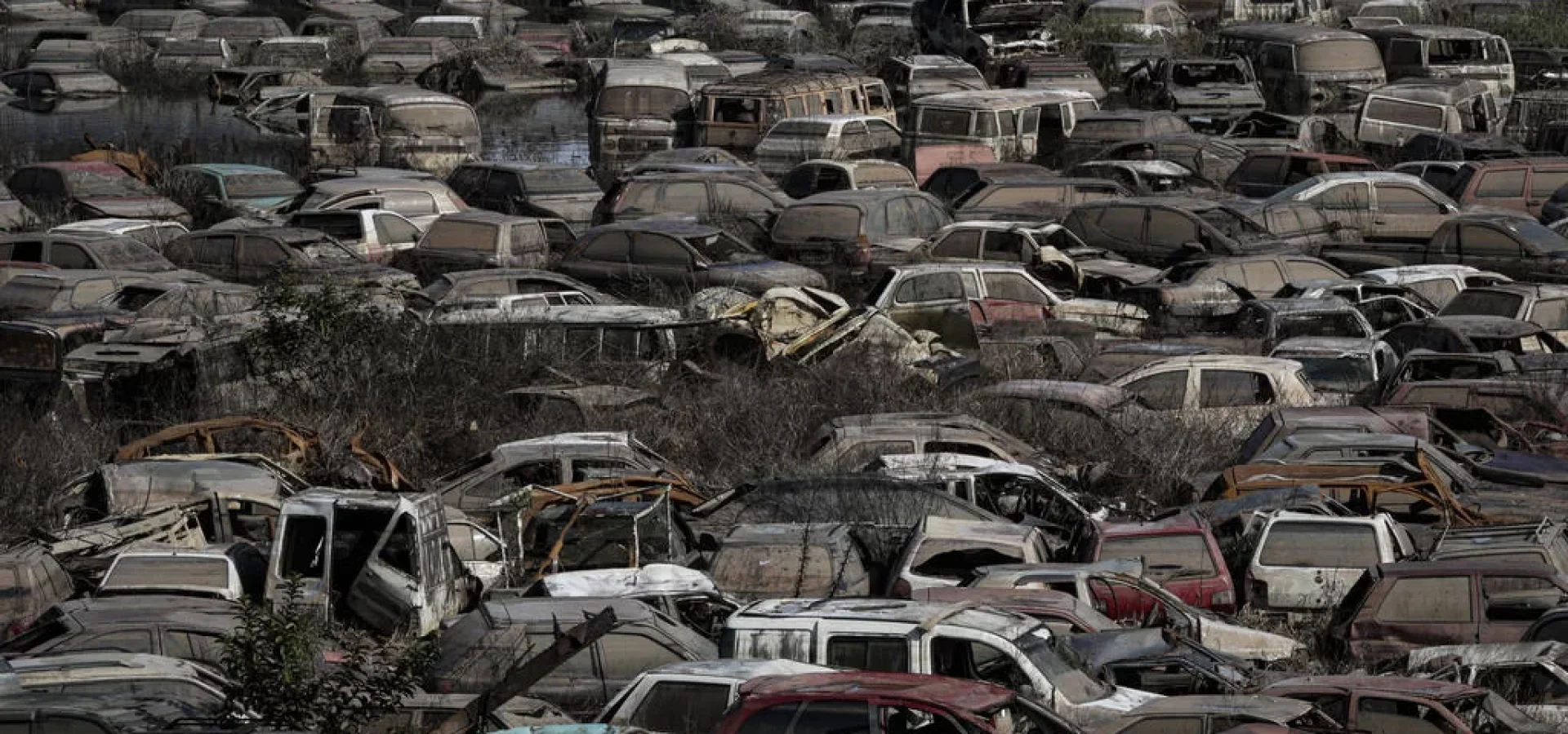 Veículos acumulados em depósito no bairro Anchieta, na zona norte de Porto Alegre.
Mateus Bruxel / Agencia RBS